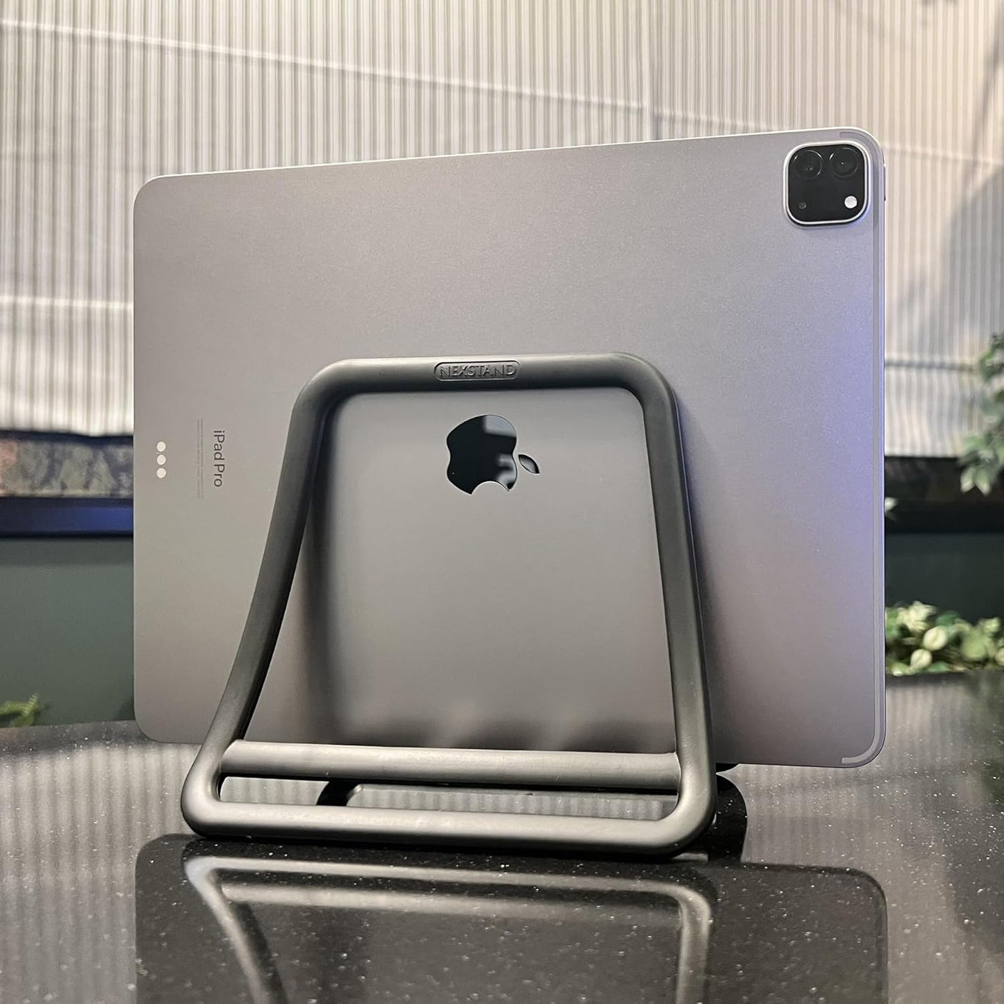 Nexstand K11 Vertical Laptop Stand